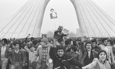 Iranian-revolutionary-slogans-iran1979-Solhkhabar-News